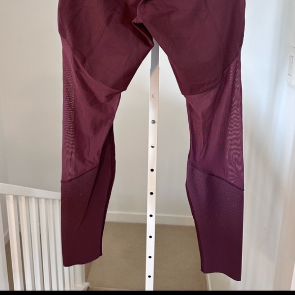 Lululemon Maroon / Burgundy Leggings with Mesh Accents size 10 - Picture 7 of 7